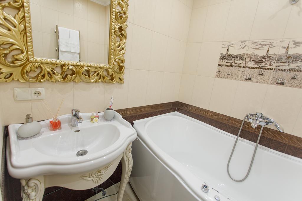 Royal Suite Apartment With Jacuzzi ซูมี ภายนอก รูปภาพ