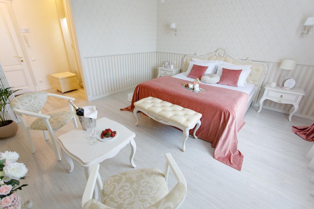 Royal Suite Apartment With Jacuzzi ซูมี ภายนอก รูปภาพ