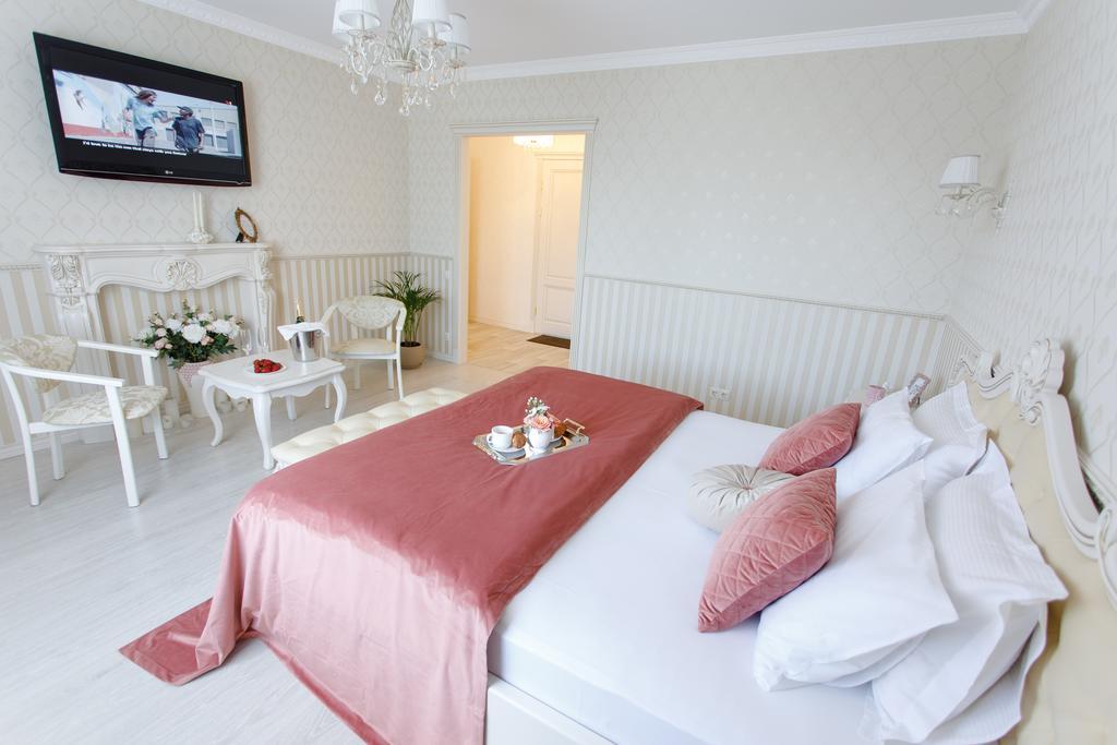 Royal Suite Apartment With Jacuzzi ซูมี ภายนอก รูปภาพ