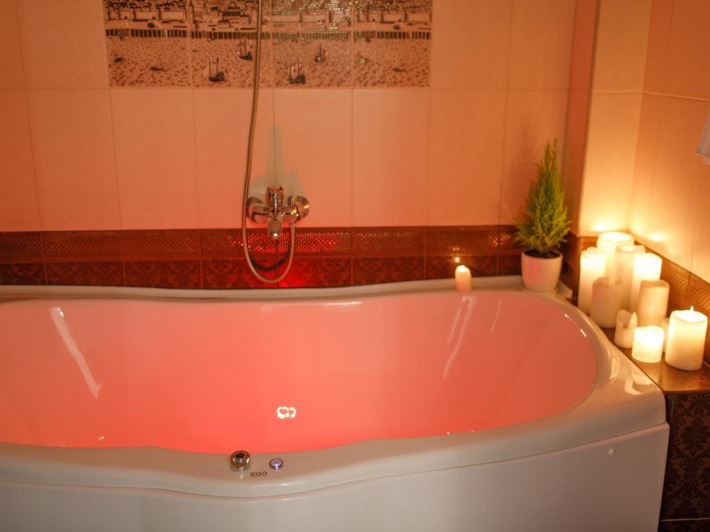 Royal Suite Apartment With Jacuzzi ซูมี ภายนอก รูปภาพ